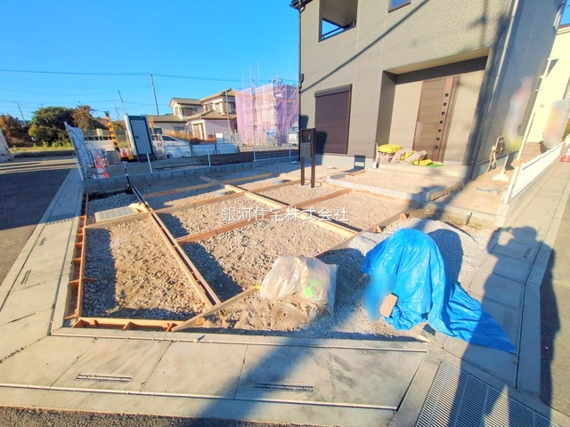 G00385564 埼玉県鴻巣市松原３丁目 新築一戸建て 2890万円 土地面積143.16m² (約43.30坪) 建物面積110.13m² (約33.31坪) 間取り４ＬＤＫ 築年月2025年12月【外観5】