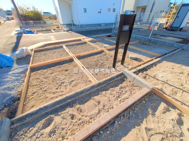 G00385564 埼玉県鴻巣市松原３丁目 新築一戸建て 2890万円 土地面積143.16m² (約43.30坪) 建物面積110.13m² (約33.31坪) 間取り４ＬＤＫ 築年月2025年12月【外観12】