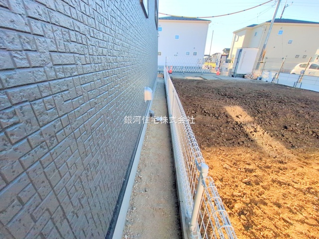 G00385564 埼玉県鴻巣市松原３丁目 新築一戸建て 2890万円 土地面積143.16m² (約43.30坪) 建物面積110.13m² (約33.31坪) 間取り４ＬＤＫ 築年月2025年12月【外観13】