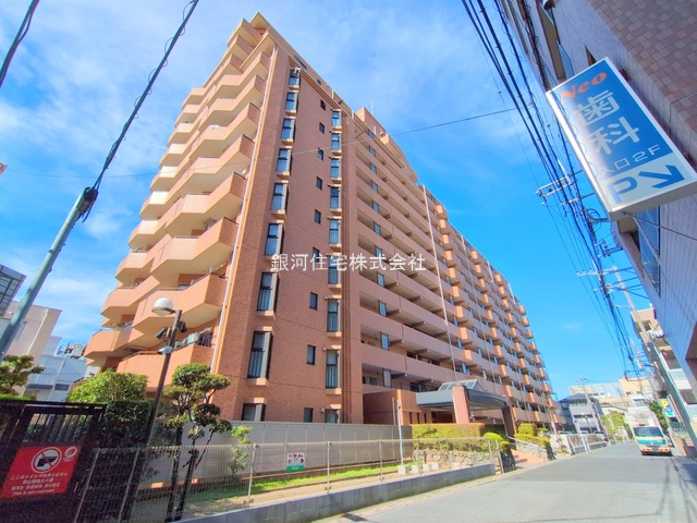 G00385570 埼玉県草加市栄町３丁目 中古マンション 3498万円 専有面積61.05m² (約18.46坪) 間取り２ＳＬＤＫ 所在階4階 築年月1990年07月(築35年)【外観2】