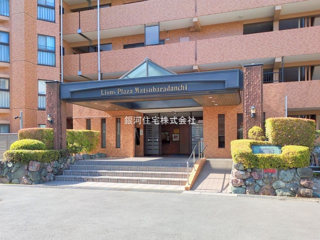 G00385570 埼玉県草加市栄町３丁目 中古マンション 3498万円 専有面積61.05m² (約18.46坪) 間取り２ＳＬＤＫ 所在階4階 築年月1990年07月(築35年)【外観3】