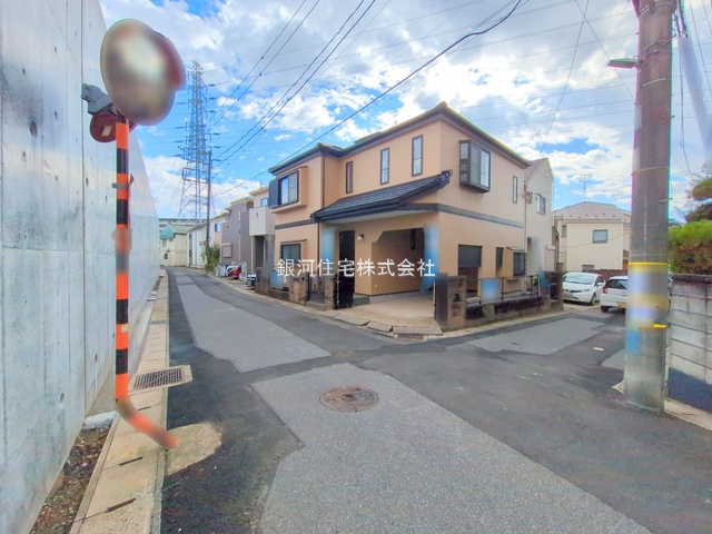 G00385756 千葉県千葉市稲毛区小仲台９丁目 中古一戸建て 3379万円 土地面積85.47m² (約25.85坪) 建物面積89.42m² (約27.04坪) 間取り３ＬＤＫ 築年月1998年03月(築27年)【外観3】