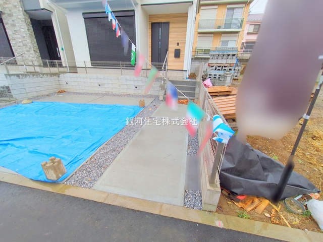 G00385851 千葉県市川市北方町４丁目 新築一戸建て 4999万円 土地面積134.12m² (約40.57坪) 建物面積104.95m² (約31.74坪) 間取り３ＬＤＫ 築年月2025年12月(築１年以内)【外観4】