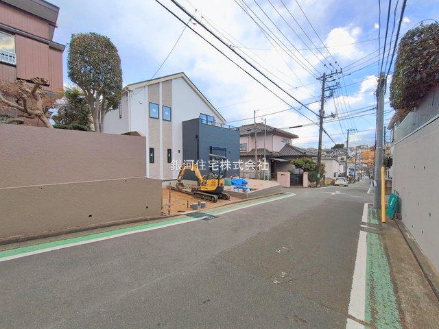 G00385952 神奈川県横浜市港南区笹下７丁目 新築一戸建て 5990万円 土地面積150.72m² (約45.59坪) 建物面積109.30m² (約33.06坪) 間取り４ＬＤＫ 築年月2026年02月【外観3】