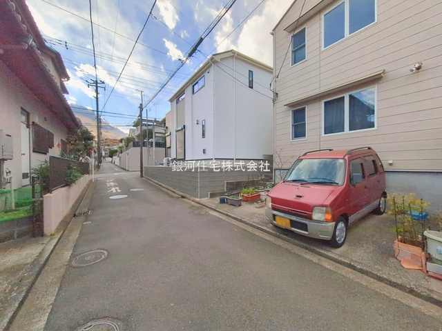 G00385952 神奈川県横浜市港南区笹下７丁目 新築一戸建て 5990万円 土地面積150.72m² (約45.59坪) 建物面積109.30m² (約33.06坪) 間取り４ＬＤＫ 築年月2026年02月【外観10】