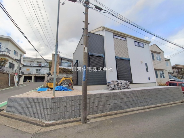 G00385952 神奈川県横浜市港南区笹下７丁目 新築一戸建て 5990万円 土地面積150.72m² (約45.59坪) 建物面積109.30m² (約33.06坪) 間取り４ＬＤＫ 築年月2026年02月【外観13】