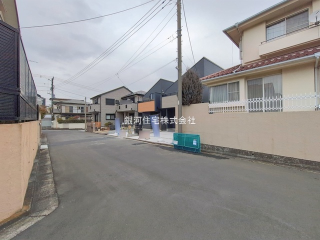 G00385954 神奈川県横浜市港南区上永谷５丁目 新築一戸建て 6690万円 土地面積131.90m² (約39.89坪) 建物面積102.73m² (約31.07坪) 間取り４ＬＤＫ 築年月2025年12月(築１年以内)【外観6】