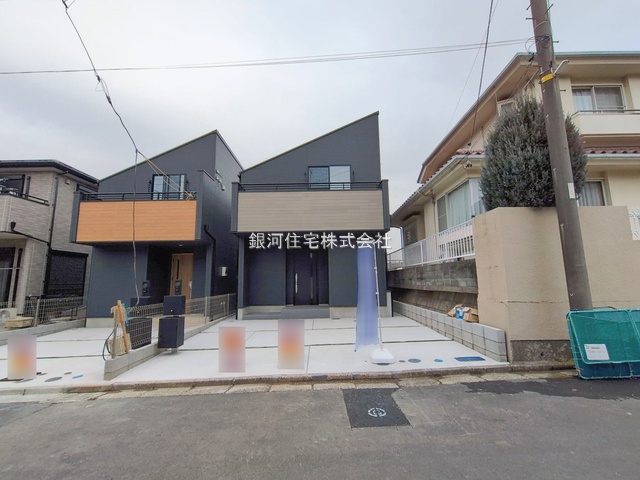 G00385954 神奈川県横浜市港南区上永谷５丁目 新築一戸建て 6690万円 土地面積131.90m² (約39.89坪) 建物面積102.73m² (約31.07坪) 間取り４ＬＤＫ 築年月2025年12月(築１年以内)【外観8】