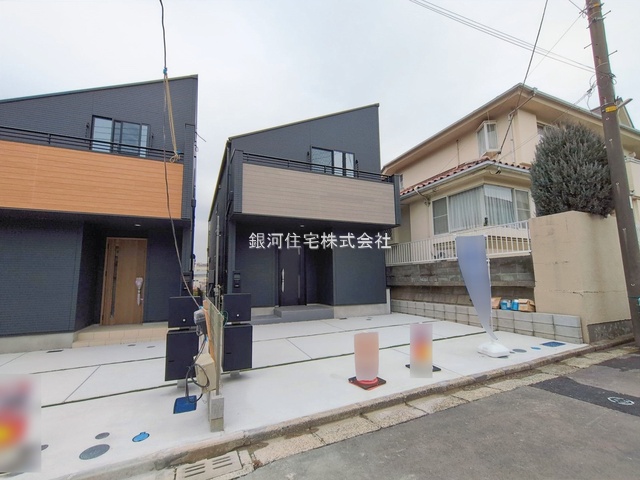 G00385954 神奈川県横浜市港南区上永谷５丁目 新築一戸建て 6690万円 土地面積131.90m² (約39.89坪) 建物面積102.73m² (約31.07坪) 間取り４ＬＤＫ 築年月2025年12月(築１年以内)【外観9】