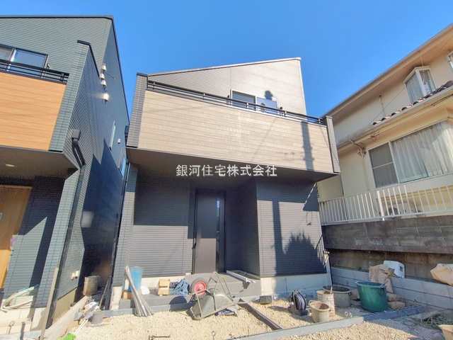 G00385954 神奈川県横浜市港南区上永谷５丁目 新築一戸建て 6690万円 土地面積131.90m² (約39.89坪) 建物面積102.73m² (約31.07坪) 間取り４ＬＤＫ 築年月2025年12月(築１年以内)【外観14】