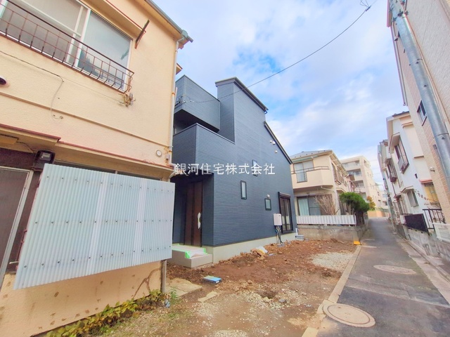 G00386069 東京都大田区上池台３丁目 新築一戸建て 8980万円 土地面積99.59m² (約30.12坪) 建物面積105.57m² (約31.93坪) 間取り３ＳＬＤＫ 築年月2025年12月(築１年以内)【外観3】