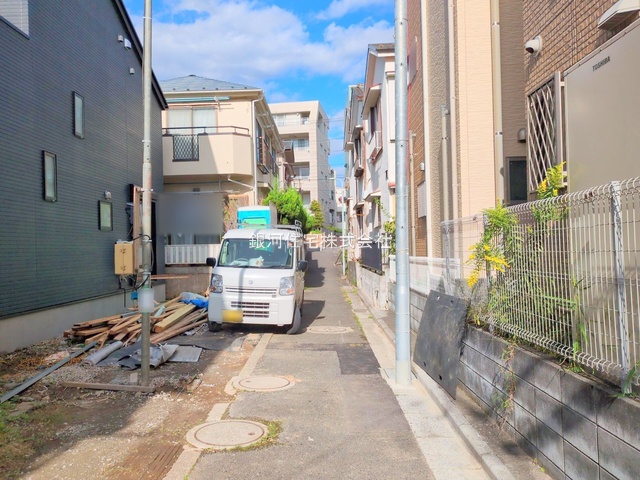 G00386069 東京都大田区上池台３丁目 新築一戸建て 8980万円 土地面積99.59m² (約30.12坪) 建物面積105.57m² (約31.93坪) 間取り３ＳＬＤＫ 築年月2025年12月(築１年以内)【外観16】