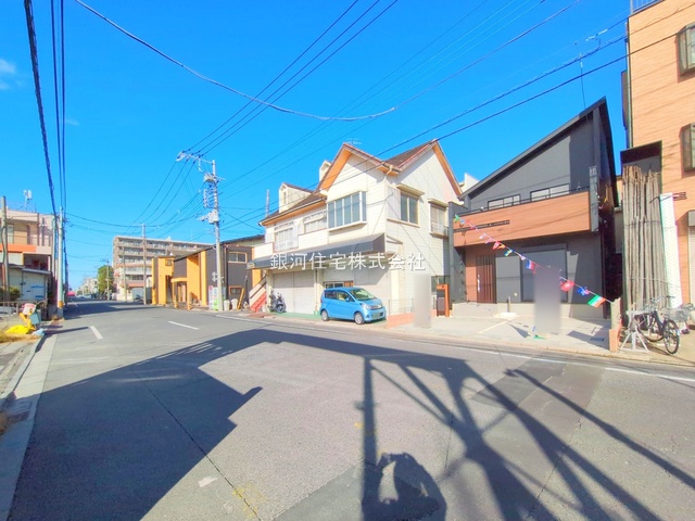 G00386740 埼玉県川口市弥平３丁目 新築一戸建て 4990万円 土地面積112.49m² (約34.02坪) 建物面積103.68m² (約31.36坪) 間取り４ＬＤＫ 築年月2025年12月(築１年以内)【外観3】