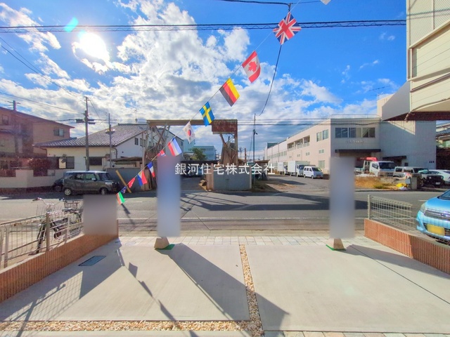 G00386740 埼玉県川口市弥平３丁目 新築一戸建て 4990万円 土地面積112.49m² (約34.02坪) 建物面積103.68m² (約31.36坪) 間取り４ＬＤＫ 築年月2025年12月(築１年以内)【外観7】