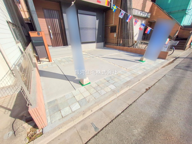 G00386740 埼玉県川口市弥平３丁目 新築一戸建て 4990万円 土地面積112.49m² (約34.02坪) 建物面積103.68m² (約31.36坪) 間取り４ＬＤＫ 築年月2025年12月(築１年以内)【外観9】