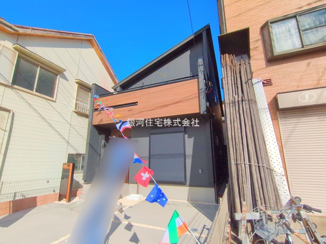 G00386740 埼玉県川口市弥平３丁目 新築一戸建て 4990万円 土地面積112.49m² (約34.02坪) 建物面積103.68m² (約31.36坪) 間取り４ＬＤＫ 築年月2025年12月(築１年以内)【外観10】