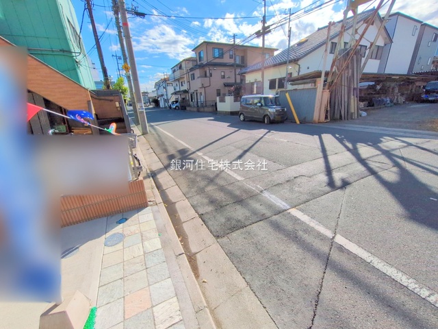 G00386740 埼玉県川口市弥平３丁目 新築一戸建て 4990万円 土地面積112.49m² (約34.02坪) 建物面積103.68m² (約31.36坪) 間取り４ＬＤＫ 築年月2025年12月(築１年以内)【外観14】