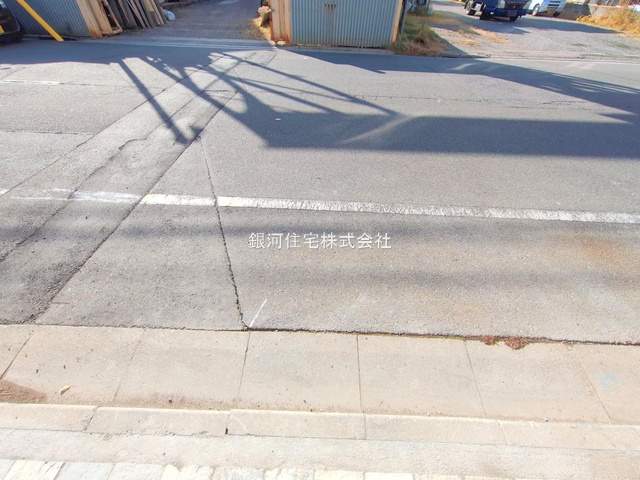 G00386740 埼玉県川口市弥平３丁目 新築一戸建て 4990万円 土地面積112.49m² (約34.02坪) 建物面積103.68m² (約31.36坪) 間取り４ＬＤＫ 築年月2025年12月(築１年以内)【外観16】