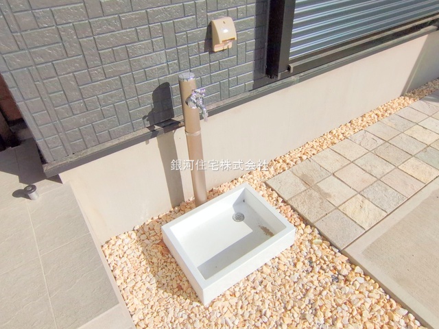 G00386740 埼玉県川口市弥平３丁目 新築一戸建て 4990万円 土地面積112.49m² (約34.02坪) 建物面積103.68m² (約31.36坪) 間取り４ＬＤＫ 築年月2025年12月(築１年以内)【外観18】