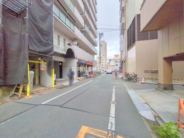 G00386741 東京都新宿区住吉町 中古マンション 5990万円 専有面積42.35m² (約12.81坪) 間取り１ＬＤＫ 所在階4階 築年月1984年10月(築41年)【外観6】