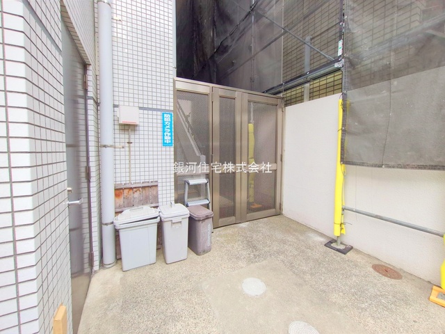 G00386741 東京都新宿区住吉町 中古マンション 5990万円 専有面積42.35m² (約12.81坪) 間取り１ＬＤＫ 所在階4階 築年月1984年10月(築41年)【外観10】