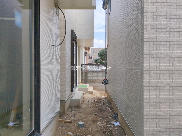 G00387042 東京都足立区花畑４丁目 新築一戸建て 5190万円 土地面積107.41m² (約32.49坪) 建物面積93.36m² (約28.24坪) 間取り４ＬＤＫ 築年月2026年02月【外観16】