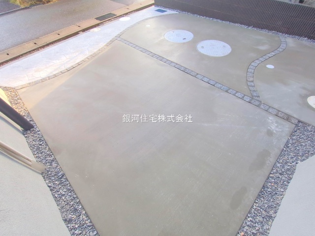 G00387091 千葉県鎌ヶ谷市南鎌ヶ谷２丁目 新築一戸建て 2890万円 土地面積102.03m² (約30.86坪) 建物面積88.80m² (約26.86坪) 間取り３ＬＤＫ 築年月2025年12月(築１年以内)【外観8】