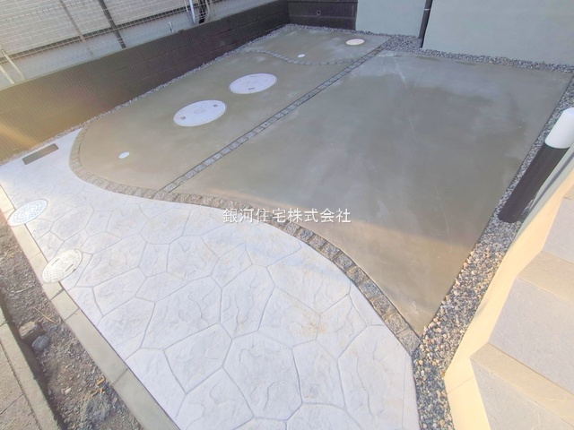 G00387091 千葉県鎌ヶ谷市南鎌ヶ谷２丁目 新築一戸建て 2890万円 土地面積102.03m² (約30.86坪) 建物面積88.80m² (約26.86坪) 間取り３ＬＤＫ 築年月2025年12月(築１年以内)【外観9】