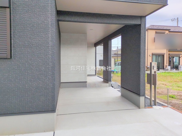 G00387107 千葉県千葉市稲毛区穴川町 新築一戸建て 4780万円 土地面積100.08m² (約30.27坪) 建物面積112.40m² (約34.00坪) 間取り３ＬＤＫ 築年月2025年06月(築１年以内)【外観4】