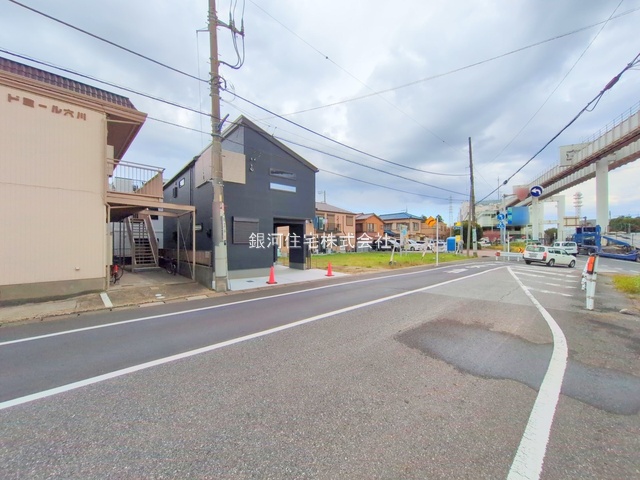 G00387107 千葉県千葉市稲毛区穴川町 新築一戸建て 4780万円 土地面積100.08m² (約30.27坪) 建物面積112.40m² (約34.00坪) 間取り３ＬＤＫ 築年月2025年06月(築１年以内)【外観8】