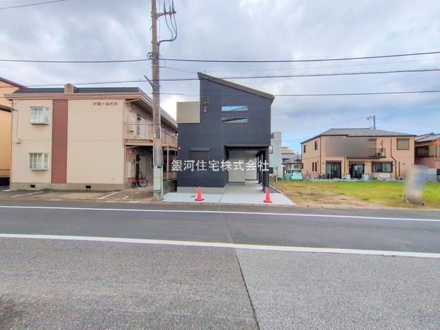 G00387107 千葉県千葉市稲毛区穴川町 新築一戸建て 4780万円 土地面積100.08m² (約30.27坪) 建物面積112.40m² (約34.00坪) 間取り３ＬＤＫ 築年月2025年06月(築１年以内)【外観11】