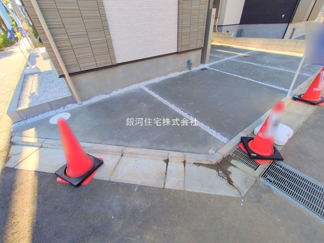 G00387172 東京都稲城市押立 新築一戸建て 5730万円 土地面積100.01m² (約30.25坪) 建物面積99.36m² (約30.05坪) 間取り４ＬＤＫ 築年月2025年11月(築１年以内)【外観9】