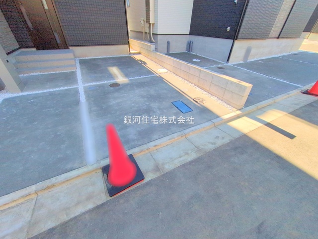 G00387172 東京都稲城市押立 新築一戸建て 5730万円 土地面積100.01m² (約30.25坪) 建物面積99.36m² (約30.05坪) 間取り４ＬＤＫ 築年月2025年11月(築１年以内)【外観10】