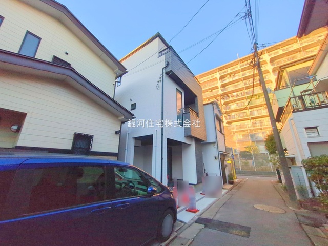 G00387957 東京都大田区西六郷４丁目 新築一戸建て 6990万円 土地面積61.82m² (約18.70坪) 建物面積97.23m² (約29.41坪) 間取り３ＳＬＤＫ 築年月2025年11月(築１年以内)【外観3】