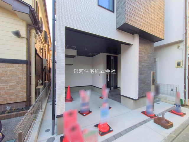 G00387957 東京都大田区西六郷４丁目 新築一戸建て 6990万円 土地面積61.82m² (約18.70坪) 建物面積97.23m² (約29.41坪) 間取り３ＳＬＤＫ 築年月2025年11月(築１年以内)【外観4】