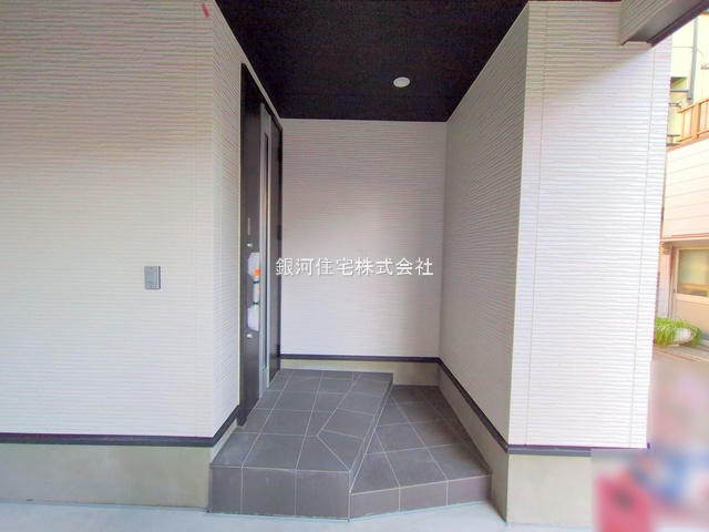 G00387957 東京都大田区西六郷４丁目 新築一戸建て 6990万円 土地面積61.82m² (約18.70坪) 建物面積97.23m² (約29.41坪) 間取り３ＳＬＤＫ 築年月2025年11月(築１年以内)【外観9】