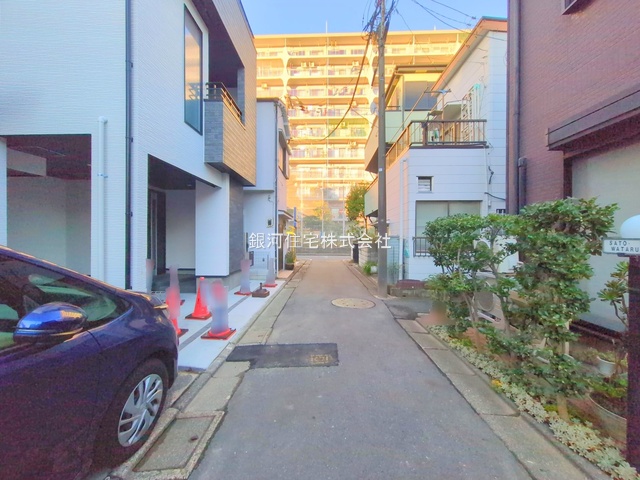 G00387957 東京都大田区西六郷４丁目 新築一戸建て 6990万円 土地面積61.82m² (約18.70坪) 建物面積97.23m² (約29.41坪) 間取り３ＳＬＤＫ 築年月2025年11月(築１年以内)【外観13】