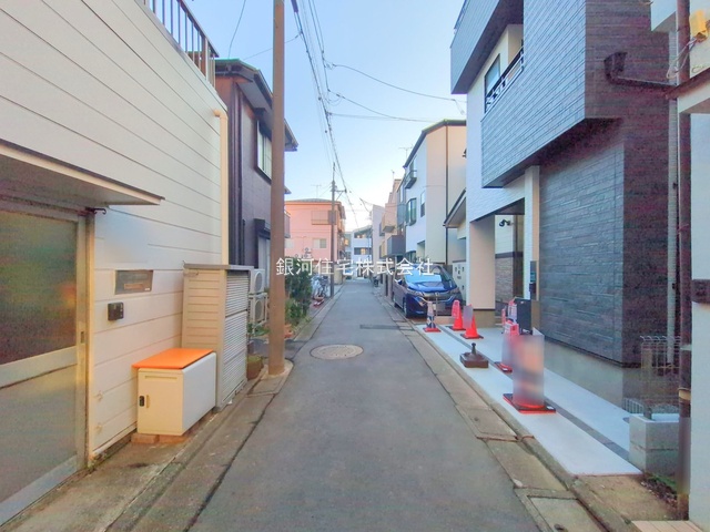 G00387957 東京都大田区西六郷４丁目 新築一戸建て 6990万円 土地面積61.82m² (約18.70坪) 建物面積97.23m² (約29.41坪) 間取り３ＳＬＤＫ 築年月2025年11月(築１年以内)【外観15】