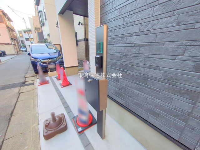 G00387957 東京都大田区西六郷４丁目 新築一戸建て 6990万円 土地面積61.82m² (約18.70坪) 建物面積97.23m² (約29.41坪) 間取り３ＳＬＤＫ 築年月2025年11月(築１年以内)【外観17】