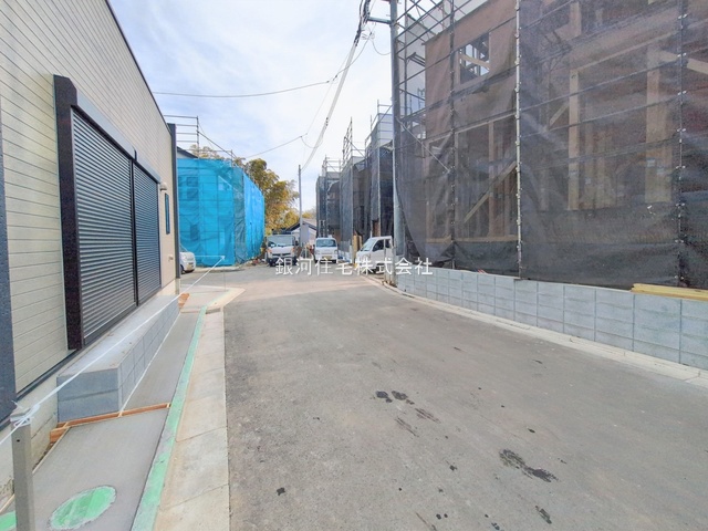 G00388084 東京都稲城市若葉台１丁目 新築一戸建て 5780万円 土地面積130.10m² (約39.35坪) 建物面積100.84m² (約30.50坪) 間取り３ＳＬＤＫ 築年月2026年02月【外観3】