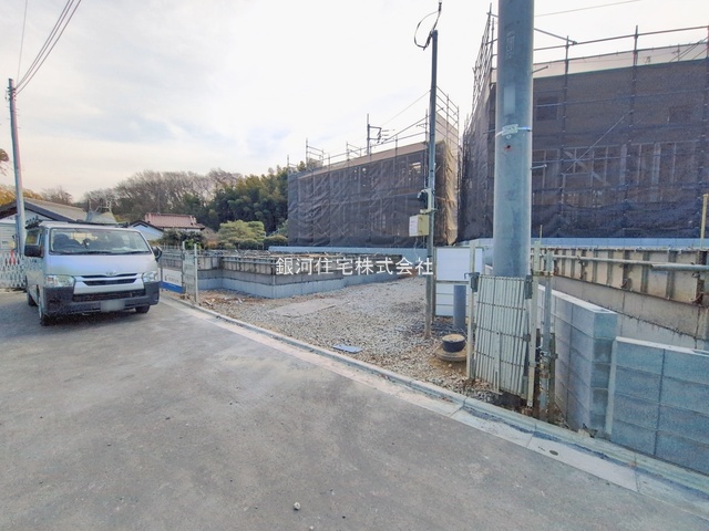 G00388084 東京都稲城市若葉台１丁目 新築一戸建て 5780万円 土地面積130.10m² (約39.35坪) 建物面積100.84m² (約30.50坪) 間取り３ＳＬＤＫ 築年月2026年02月【外観6】