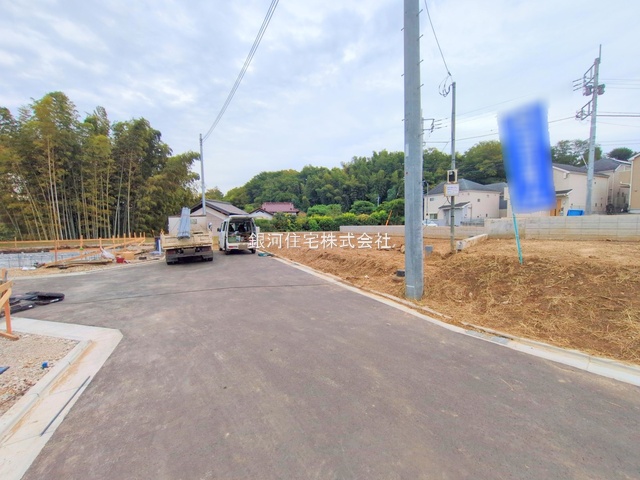 G00388084 東京都稲城市若葉台１丁目 新築一戸建て 5780万円 土地面積130.10m² (約39.35坪) 建物面積100.84m² (約30.50坪) 間取り３ＳＬＤＫ 築年月2026年02月【外観16】