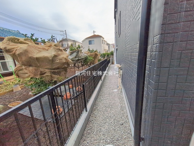 G00388119 東京都東村山市久米川町１丁目 新築一戸建て 4580万円 土地面積105.41m² (約31.88坪) 建物面積102.19m² (約30.91坪) 間取り４ＬＤＫ 築年月2025年12月(築１年以内)【外観5】