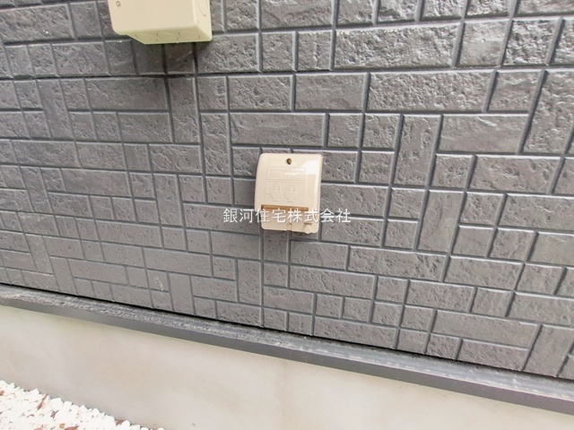 G00388119 東京都東村山市久米川町１丁目 新築一戸建て 4580万円 土地面積105.41m² (約31.88坪) 建物面積102.19m² (約30.91坪) 間取り４ＬＤＫ 築年月2025年12月(築１年以内)【外観7】