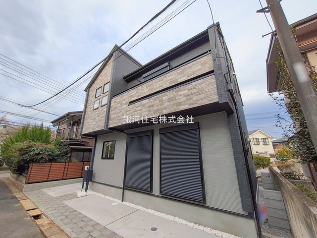 G00388119 東京都東村山市久米川町１丁目 新築一戸建て 4580万円 土地面積105.41m² (約31.88坪) 建物面積102.19m² (約30.91坪) 間取り４ＬＤＫ 築年月2025年12月(築１年以内)【外観11】