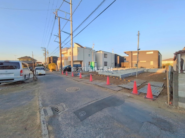 G00388484 神奈川県藤沢市本鵠沼４丁目 新築一戸建て 6990万円 土地面積116.37m² (約35.20坪) 建物面積94.80m² (約28.67坪) 間取り２ＳＬＤＫ 築年月2026年05月【外観9】