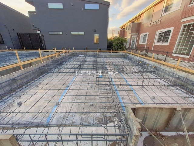 G00388484 神奈川県藤沢市本鵠沼４丁目 新築一戸建て 6990万円 土地面積116.37m² (約35.20坪) 建物面積94.80m² (約28.67坪) 間取り２ＳＬＤＫ 築年月2026年05月【外観13】