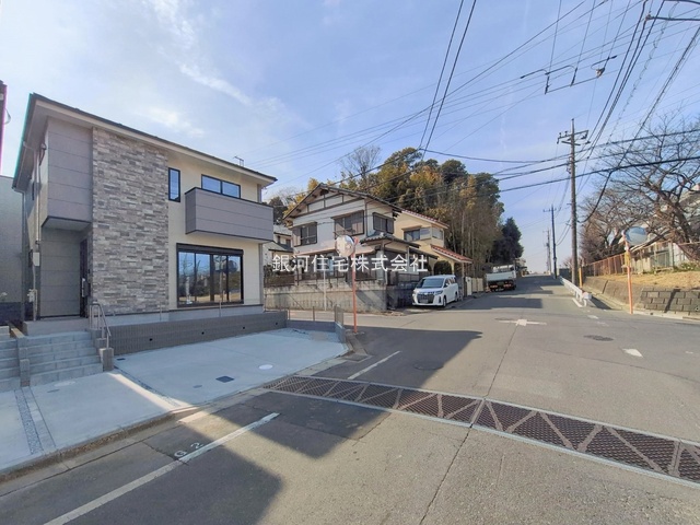 G00388486 千葉県松戸市小金原１丁目 新築一戸建て 4499万円 土地面積123.45m² (約37.34坪) 建物面積105.16m² (約31.81坪) 間取り４ＬＤＫ 築年月2026年01月(築１年以内)【外観3】