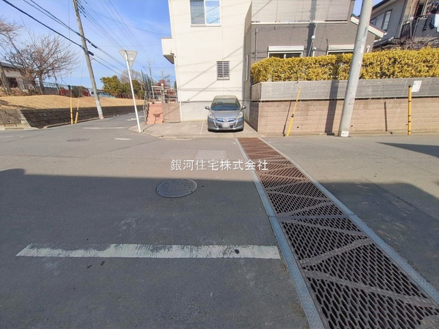 G00388486 千葉県松戸市小金原１丁目 新築一戸建て 4499万円 土地面積123.45m² (約37.34坪) 建物面積105.16m² (約31.81坪) 間取り４ＬＤＫ 築年月2026年01月(築１年以内)【外観4】