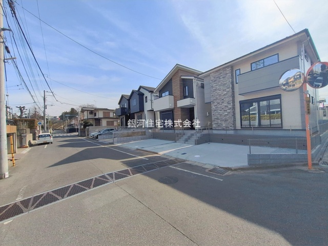 G00388486 千葉県松戸市小金原１丁目 新築一戸建て 4499万円 土地面積123.45m² (約37.34坪) 建物面積105.16m² (約31.81坪) 間取り４ＬＤＫ 築年月2026年01月(築１年以内)【外観9】